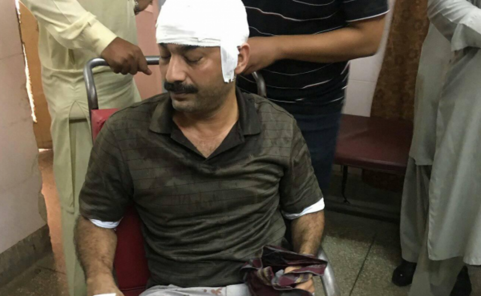 #JournoSafePk Alert: Attack on senior journalist Ahmed Noorani condemnable; Media Matters for Democracy urges government to bring culprits to justice